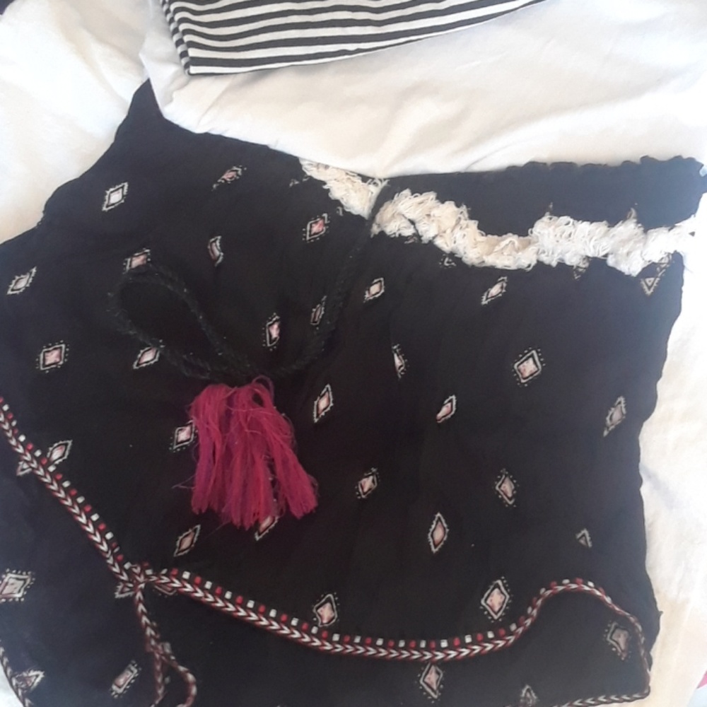 5 hour sale! Boho shorts with fringe waistband
